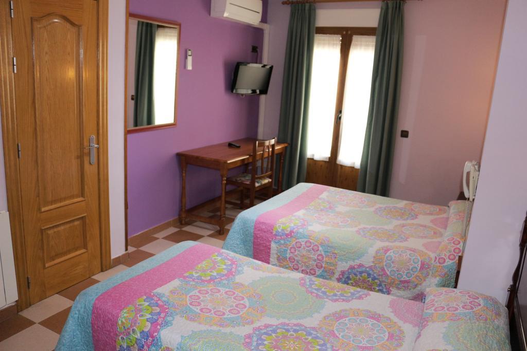 Hostal Don Jaime II Segovia Buitenkant foto