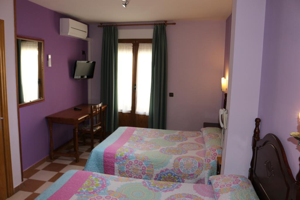 Hostal Don Jaime II Segovia Buitenkant foto