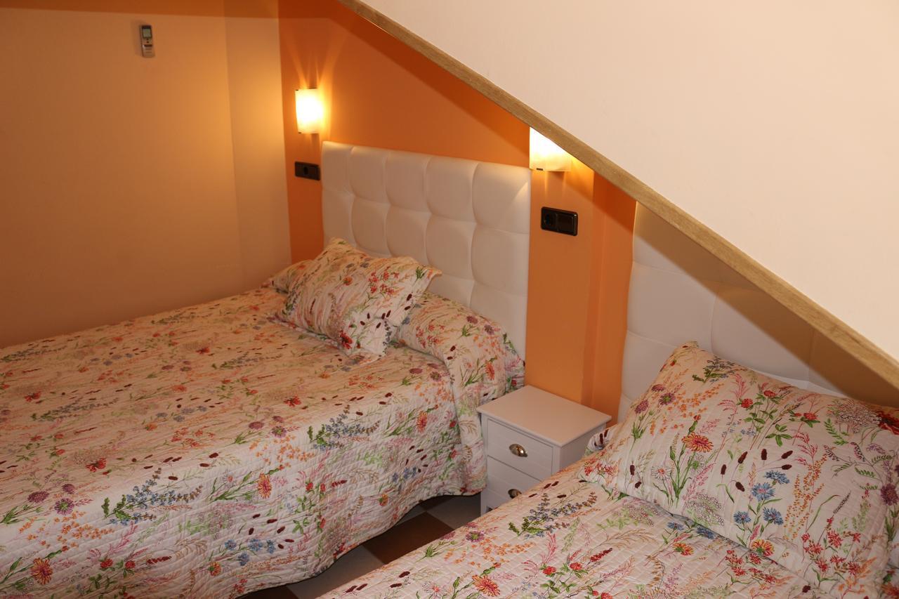 Hostal Don Jaime II Segovia Buitenkant foto