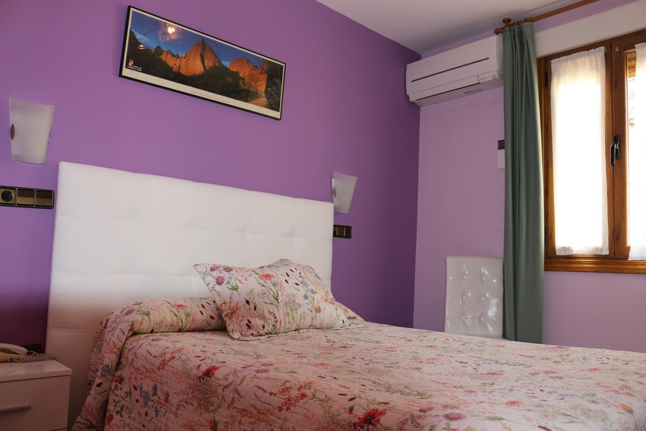 Hostal Don Jaime II Segovia Buitenkant foto