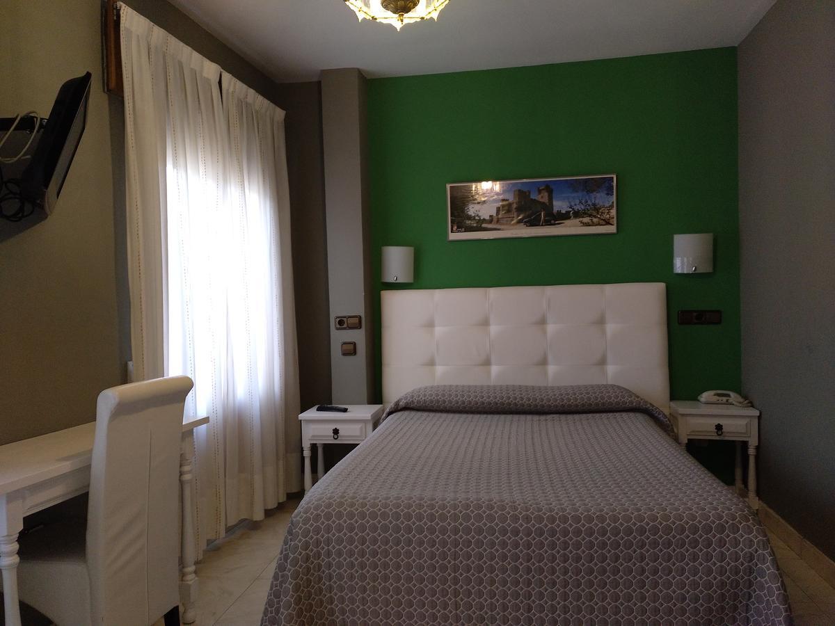 Hostal Don Jaime II Segovia Buitenkant foto