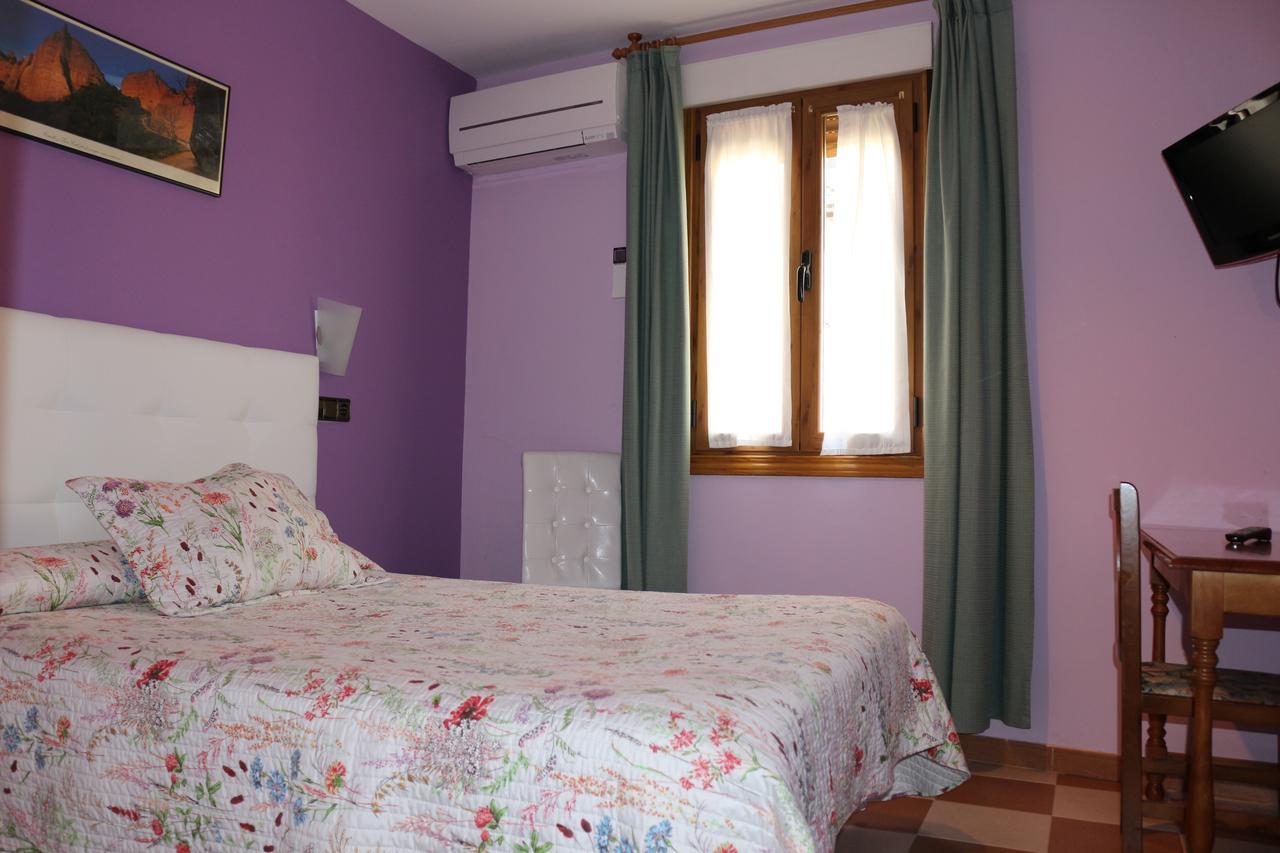 Hostal Don Jaime II Segovia Buitenkant foto