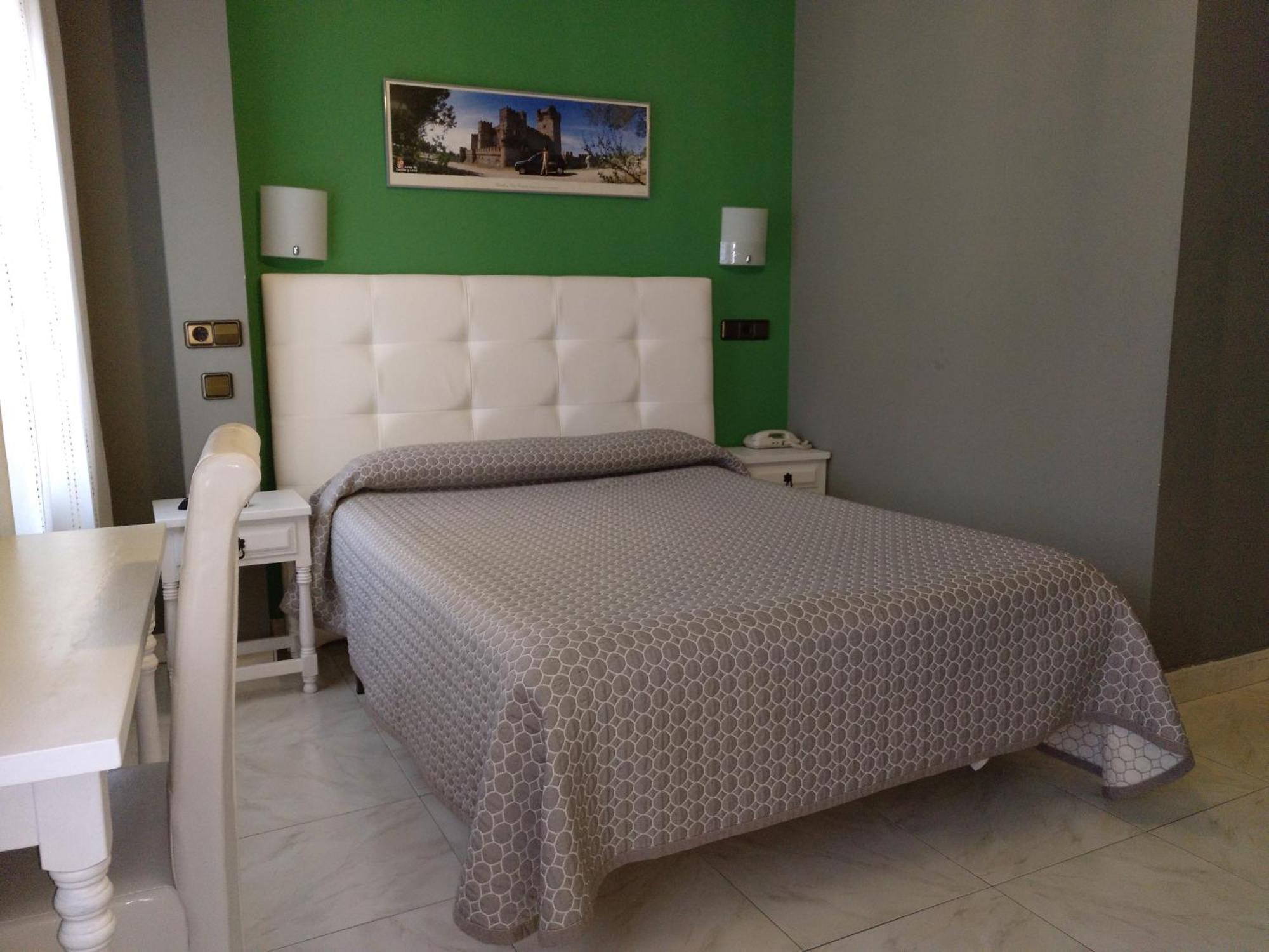 Hostal Don Jaime II Segovia Buitenkant foto