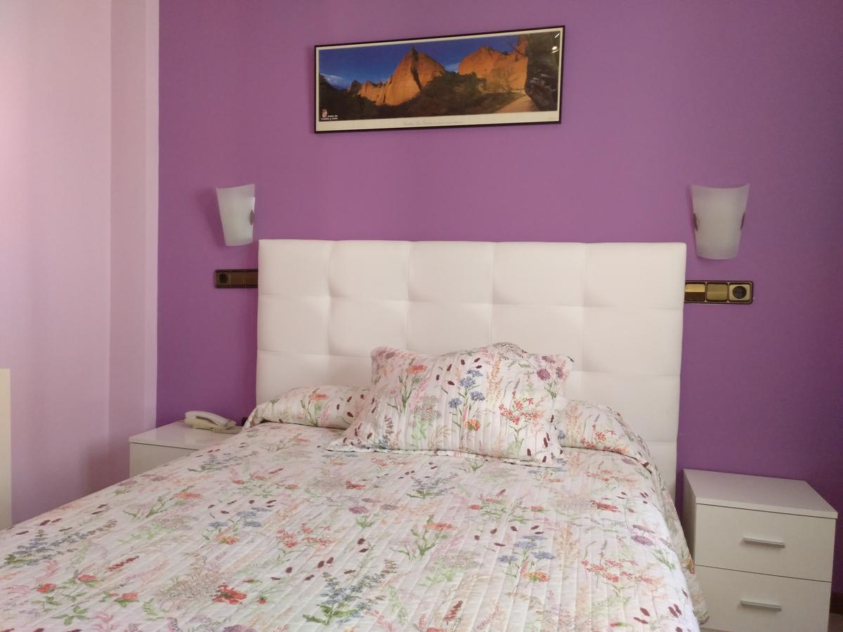 Hostal Don Jaime II Segovia Buitenkant foto